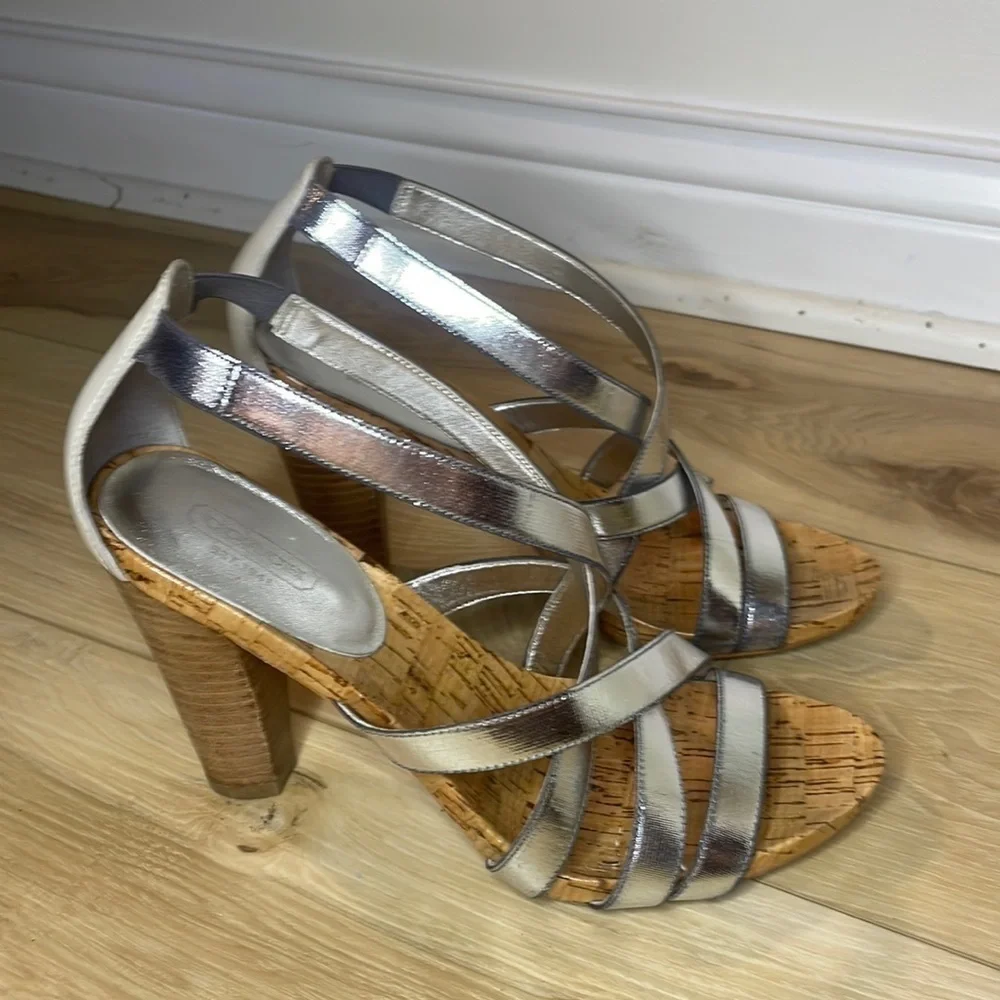 Coach‎ Angel Silver Strappy Sandal Size 7.5 B